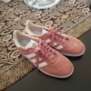Adidas gazelle shoes size 8